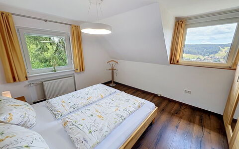 Blackforest Birdnest: Interieur Ontwerp, Hout, Slaapkamer, Bed, Flooring, Huis, Verdieping, Kamer, Plafond, Bedding