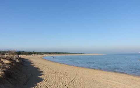 Les Voiliers: Lucht, Blauw, Strand, Zwemwater, Natuurlijke Omgeving, Kust, Horizon, Zand, Kust, Kust En Oceanic Landvormen