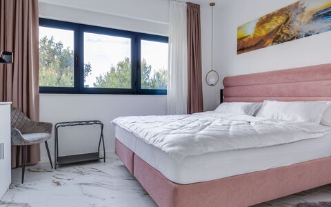 Giny: Bed, Slaapkamer, Interieur Ontwerp, Flooring, Verdieping, Meubilair, Linens, Bedding, Laken, Kamer