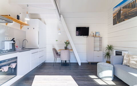 Residence Domburg: Hout, Flooring, Meubilair, Houten Vloer, Verdieping, Interieur Ontwerp, Hardwood, Appartement, Plafond, Woonkamer