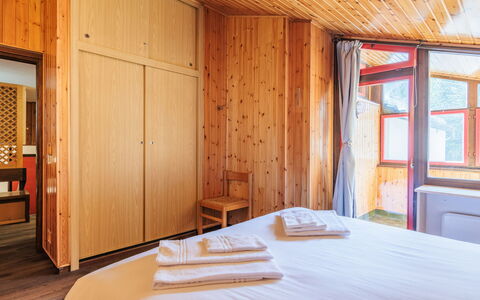 Boiserie: Hout, Interieur Ontwerp, Plafond, Verdieping, Flooring, Beits, Kamer, Slaapkamer, Bed, Hardwood