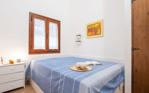 Casa ai Mandorli: Muur, Interieur Ontwerp, Meubilair, Hout, Verdieping, Slaapkamer, Flooring, Plafond, Bed, Appartement