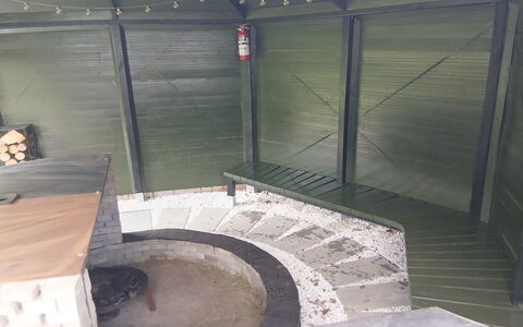 Calli: Huis, Huis, Deur, Dak, Verblijf, Landgoed, Tuin, Schaduw, Siding, Werf