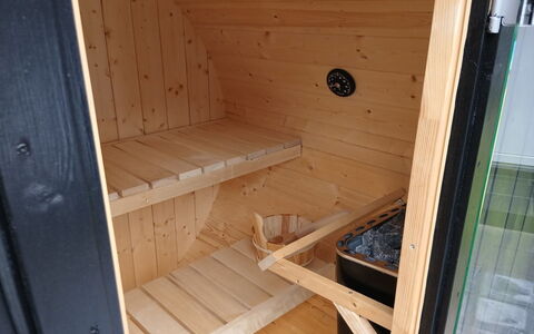 Calli: Huis, Huis, Deur, Dak, Verblijf, Landgoed, Tuin, Schaduw, Siding, Werf