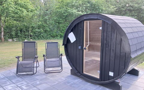 Calli: Huis, Huis, Deur, Dak, Verblijf, Landgoed, Tuin, Schaduw, Siding, Werf