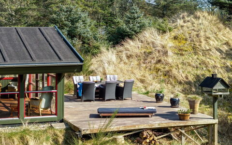 Nimrod - 800M from the Sea: Verblijf, Dak, Landelijk Gebied, Buitenmeubels, Garden Gebouwen, Tuin, Buitentafel, Schuur, Hardwood, Outdoor Structuur