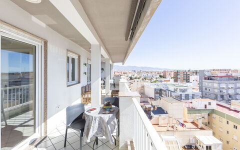 Vista Playa Zapillo: Buitenmeubels, Tuin, Buitentafel, Stoel, Schaduw, Landscaping, Backyard, Werf, Eco Hotel, Keuken En Eettafel
