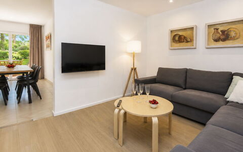 Country Club Family: Interieur Ontwerp, Meubilair, Flooring, Verdieping, Hout, Bankstel, Woonkamer, Plafond, Kamer, Huis