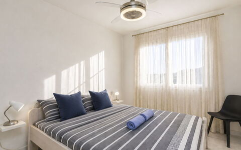Country Club Family: Interieur Ontwerp, Meubilair, Lichte Inrichting, Plafond, Slaapkamer, Flooring, Hout, Bed, Verdieping, Verlichting