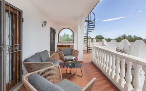 Hacienda Azahar: Buitenmeubels, Tuin, Buitentafel, Stoel, Schaduw, Landscaping, Backyard, Werf, Eco Hotel, Keuken En Eettafel