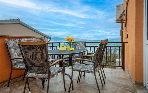 Mare Croatia: Buitenmeubels, Tuin, Buitentafel, Stoel, Schaduw, Landscaping, Backyard, Werf, Eco Hotel, Keuken En Eettafel