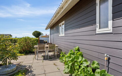 Hira - 200M from the Sea: Dak, Huis, Huis, Verblijf, Deur, Siding, Dek, Veranda, Plank, Hardwood