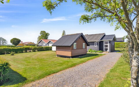 Hira - 200M from the Sea: Dak, Huis, Huis, Verblijf, Deur, Siding, Dek, Veranda, Plank, Hardwood