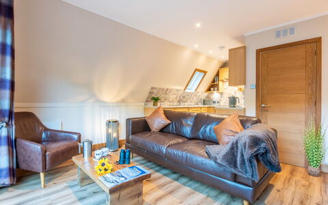 Oystercatcher: Hout, Interieur Ontwerp, Flooring, Huis, Appartement, Verdieping, Meubilair, Woonkamer, Bankstel, Houten Vloer