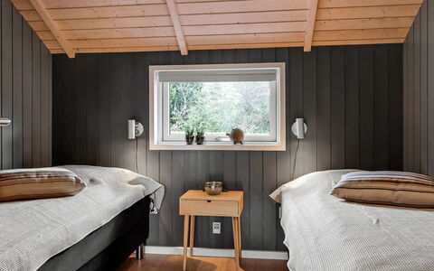 Truels - 30Km from the Sea: Slaapkamer, Hout, Bed, Laken, Interieur Ontwerp, Bedding, Plafond, Bed Frame, Meubilair, Verdieping