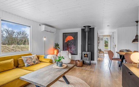 Heike - 700M to the Fjord: Dak, Huis, Huis, Verblijf, Deur, Siding, Dek, Veranda, Plank, Hardwood