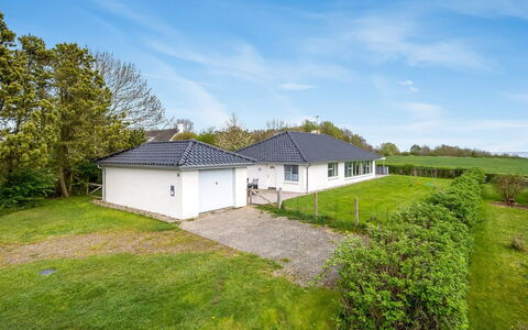 Christan - 350M from the Sea: Huis, Huis, Deur, Dak, Verblijf, Landgoed, Tuin, Schaduw, Siding, Werf