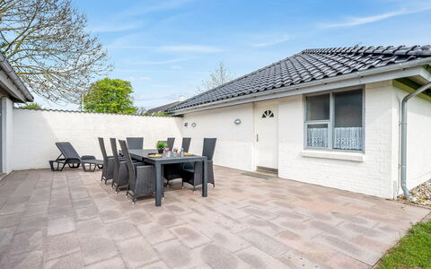 Christan - 350M from the Sea: Huis, Huis, Deur, Dak, Verblijf, Landgoed, Tuin, Schaduw, Siding, Werf