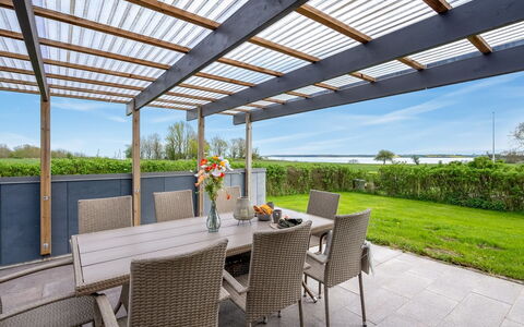 Christan - 350M from the Sea: Huis, Huis, Deur, Dak, Verblijf, Landgoed, Tuin, Schaduw, Siding, Werf