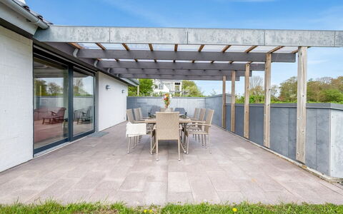 Christan - 350M from the Sea: Huis, Huis, Deur, Dak, Verblijf, Landgoed, Tuin, Schaduw, Siding, Werf