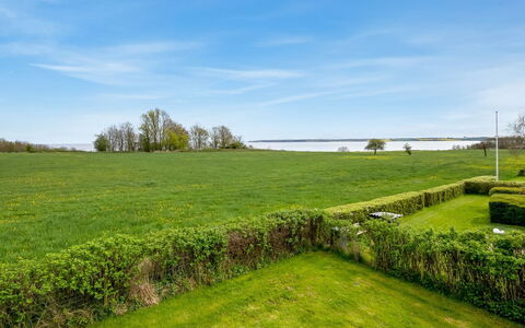 Christan - 350M from the Sea: Huis, Huis, Deur, Dak, Verblijf, Landgoed, Tuin, Schaduw, Siding, Werf