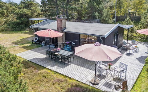 Kaj - 75M from the Sea: Vegetation, Struik, De Lente, Verblijf, Tuin, Schaduw, Backyard, Werf, Stoel