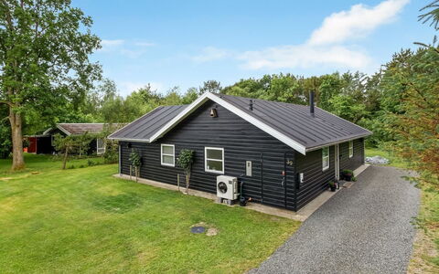 Varpu - 1.5Km from the Sea: Landgoed, Schaduw, Oprit, Boerderij
