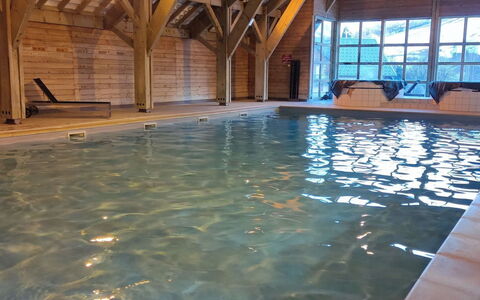 Les Fermes de Saint Sorlin: Zwembad, Toevlucht, Landgoed, Hardwood, Eco Hotel, Straal, Daylighting, Plank