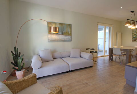 Casa Rossella: Meubilair, Interieur Ontwerp, Flooring, Verdieping, Muur, Bankstel, Hout, Woonkamer, Kamer, Tafel