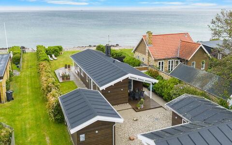Dimo - 20M from the Sea: Gras, Grasland, Land Lot, Verblijf, Landelijk Gebied, Weide, Garden Gebouwen, Tuin, Schuur