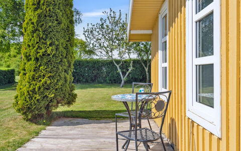 Erin - 200M from the Sea: Land Lot, Verblijf, Tuin, Gazon, Veranda, Beits, Schaduw, Werf, Landscaping, Backyard