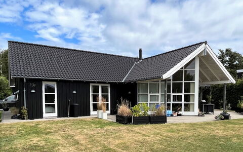 Sejer - 350M from the Sea: Dak, Huis, Verblijf, Huis, Siding, Gazon, Tuin, Werf, Landgoed, Boerderij
