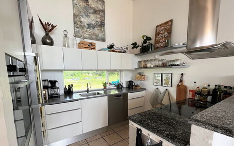 Sejer - 350M from the Sea: Toestel Van De Keuken, Keuken, Countertop, Interieur Ontwerp, Cabinetry, Major Appliance, Meubilair, Flooring, Huishoudapparatuur, Verlichting