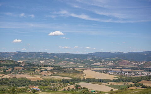 Casa Lavanda, Ac, Wifi, Narni: Lucht, Dag, Bergachtig Landvormen, Natuur, Heuvel, Horizon, Wolk, Berg, Natuurlijk Landschap, Grasland