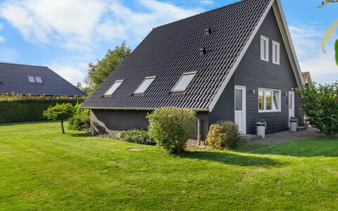 Begitte - 200M from the Sea