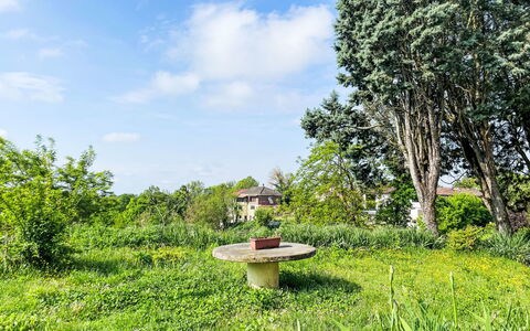 Asti 50: Huis, Appartement, Balkon, Landgoed, Schaduw, Villa, Eco Hotel, Veranda, Landscaping, Herenhuis