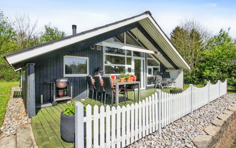 Winter - 31Km from the Sea: Gras, Grasland, Land Lot, Verblijf, Landelijk Gebied, Weide, Garden Gebouwen, Tuin, Schuur