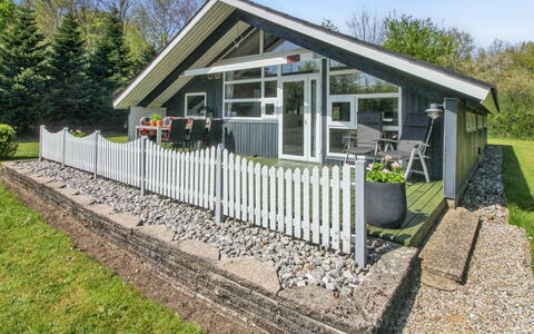 Winter - 31Km from the Sea: Gras, Grasland, Land Lot, Verblijf, Landelijk Gebied, Weide, Garden Gebouwen, Tuin, Schuur