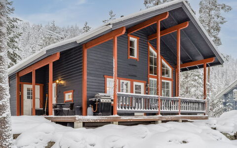 Blue Lake Villa: Bed, Meubilair, Slaapkamer, Interieur Ontwerp, Bedding, Laken, Flooring, Hout, Verdieping, Kamer