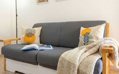 Gemma 671.2: Meubilair, Bankstel, Hout, Flooring, Interieur Ontwerp, Woonkamer, Kussen, Verdieping, Comfort