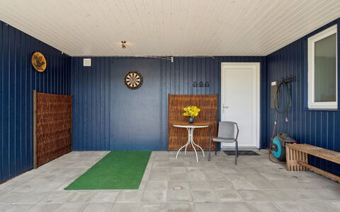 Snari - 700M from the Sea: Flooring, Muur, Verdieping, Interieur Ontwerp, Hout, Plafond, Houten Vloer, Verlichting, Meubilair, Laminaatvloer