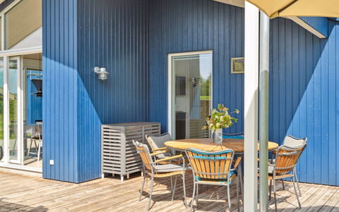 Snari - 700M from the Sea: Flooring, Muur, Verdieping, Interieur Ontwerp, Hout, Plafond, Houten Vloer, Verlichting, Meubilair, Laminaatvloer
