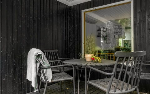 Gitten - from the Sea: Hout, Huis, Veranda, Dek, Hardwood, Dak, Beits, Houten Vloer, Eco Hotel