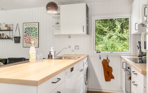Gitten - from the Sea: Keuken, Countertop, Toestel Van De Keuken, Interieur Ontwerp, Flooring, Meubilair, Hout, Cabinetry, Major Appliance, Huishoudapparatuur