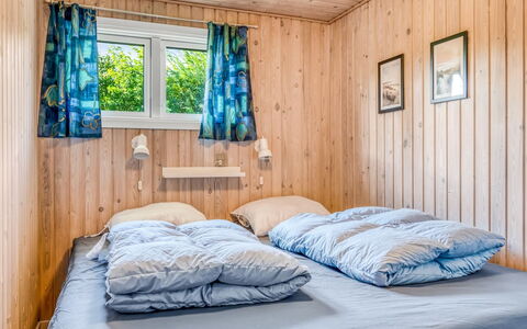 Rathi - from the Sea: Hout, Slaapkamer, Bed, Interieur Ontwerp, Laken, Meubilair, Huis, Bedding, Verdieping, Bed Frame