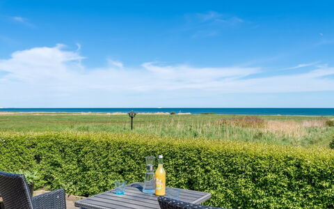 Welma - 200M from the Sea: Blauw, Lucht, Meubilair, Horizon, Buitenmeubels, Zee, Buitentafel, Tafel, Kust En Oceanic Landvormen, Oceaan