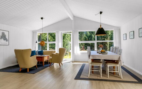 Balthasar - 400M from the Sea: Flooring, Interieur Ontwerp, Houten Vloer, Hout, Verdieping, Plafond, Meubilair, Woonkamer, Laminaatvloer, Bankstel