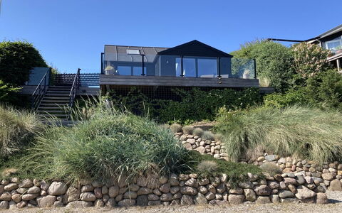 Valia - 20M from the Sea: Gras, Grasland, Land Lot, Verblijf, Landelijk Gebied, Weide, Garden Gebouwen, Tuin, Schuur