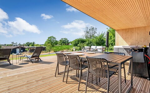 Arjuna - 750M from the Sea: Hout, Huis, Veranda, Dek, Hardwood, Dak, Beits, Houten Vloer, Eco Hotel