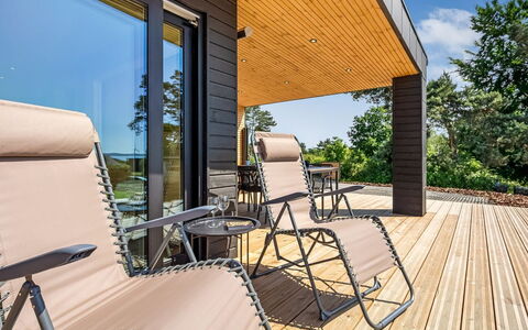 Arjuna - 750M from the Sea: Hout, Huis, Veranda, Dek, Hardwood, Dak, Beits, Houten Vloer, Eco Hotel